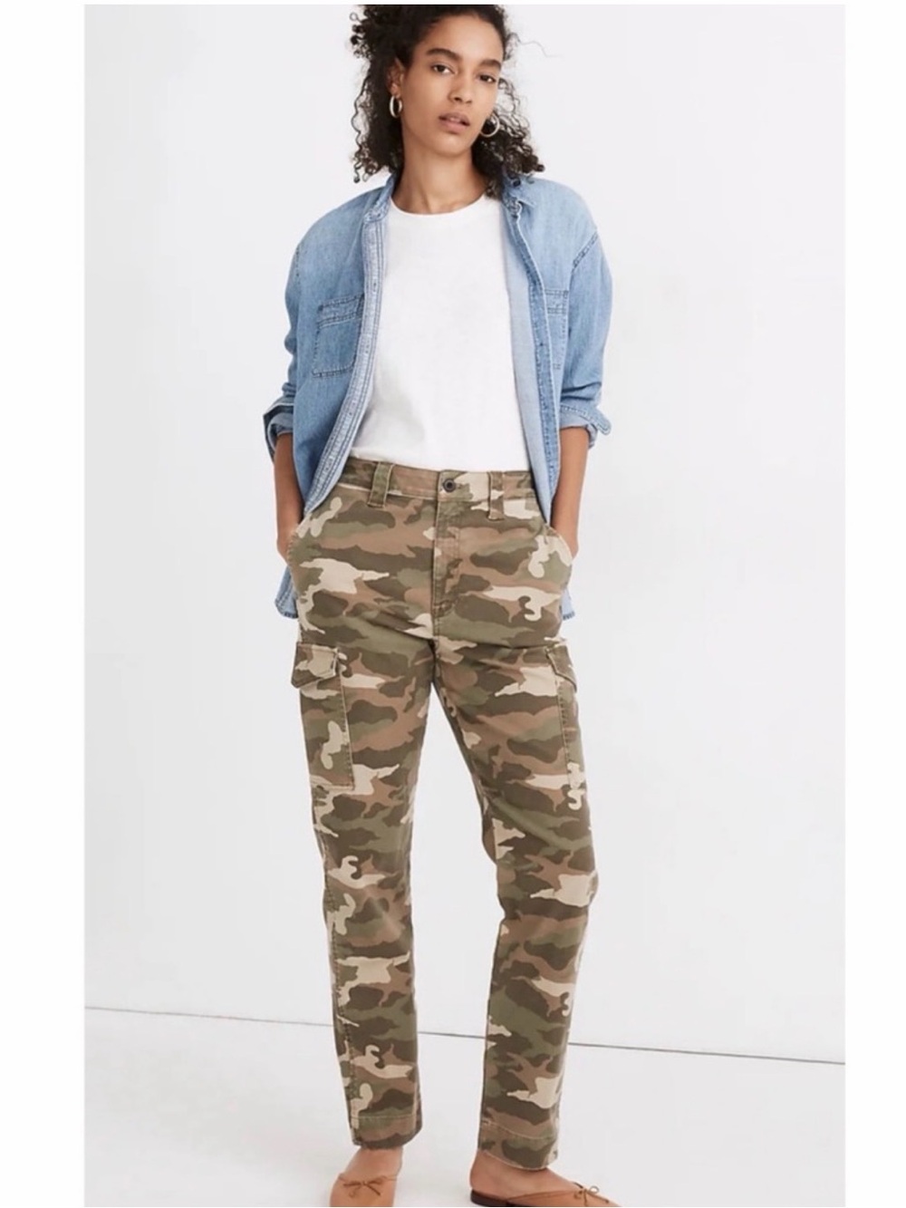 Madewell Classic Straight Cargo Pants in Camo size 27